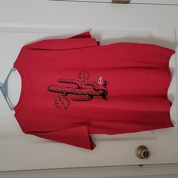 Justin Boots Size L Red "O Cactus Tree" Christmas Graphic T Shirt Exc. Used Cond - Picture 1 of 8